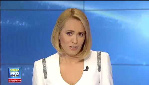 Specialistii britanici avertizeaza: NU spalati carnea de pui inainte de preparare. La ce riscuri ne expunem