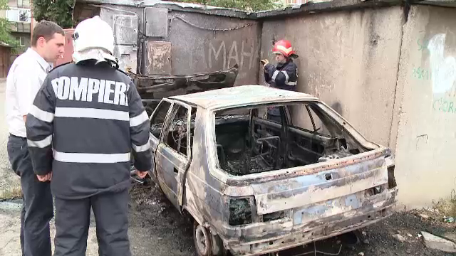 Masina facuta scrum de un incendiu izbucnit in imprejurari misterioase. Politistii il cauta acum pe proprietar
