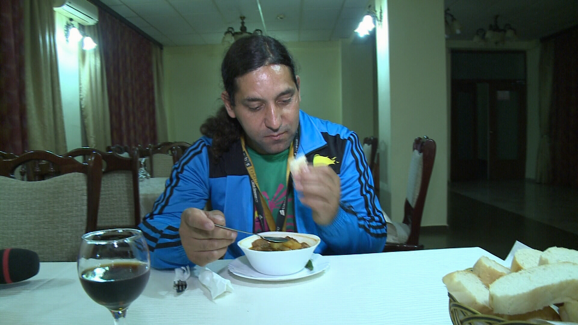 Rudy, "omul TIR". Barbatul care trage dupa el remorci de o jumatate de tona