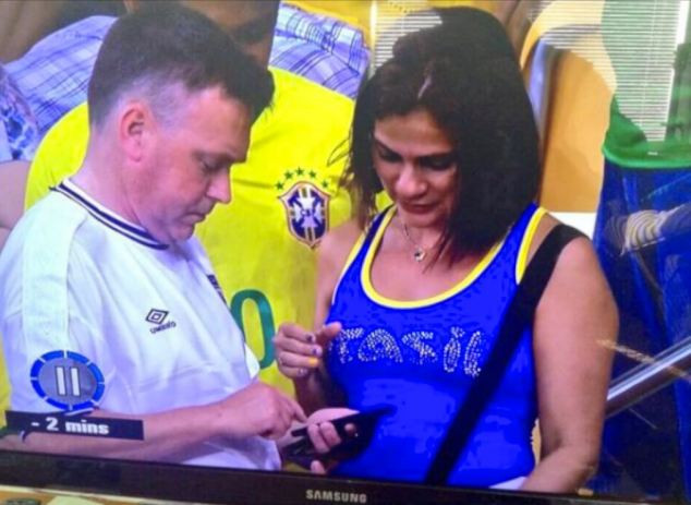 Campionatul Mondial 2014. Un fan al Angliei pozat in tribune alaturi de o brazilianca a fost acuzat ca-si inseala nevasta