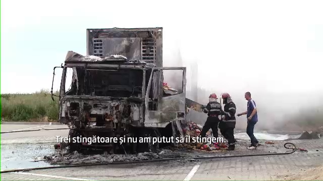 Un TIR plin cu fulgi de cereale a fost cuprins de flacari in Timisoara. Soferul a fost la un pas de moarte