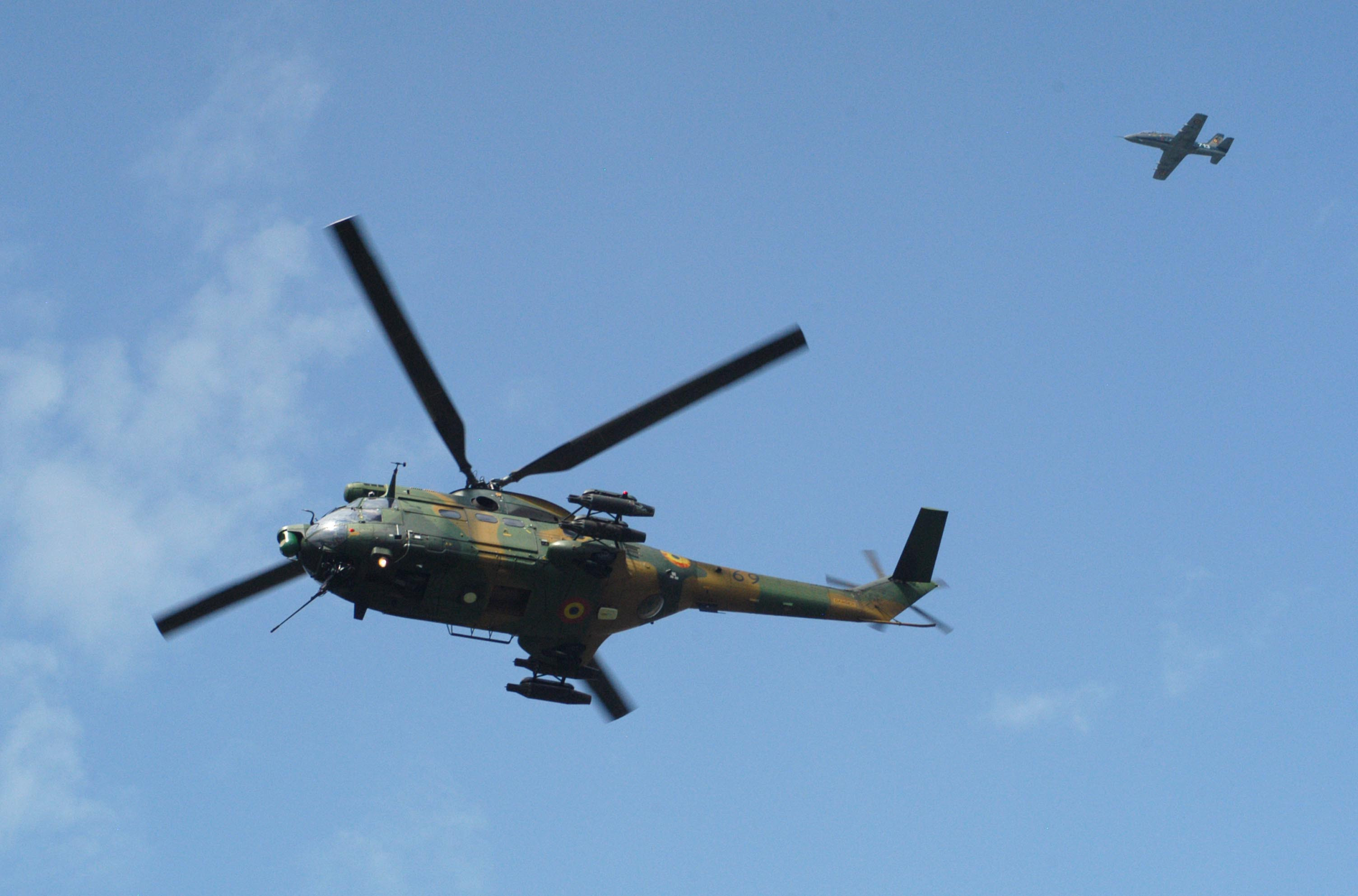 Un avion militar a aterizat fortat la Buzau. Nimeni nu a fost ranit