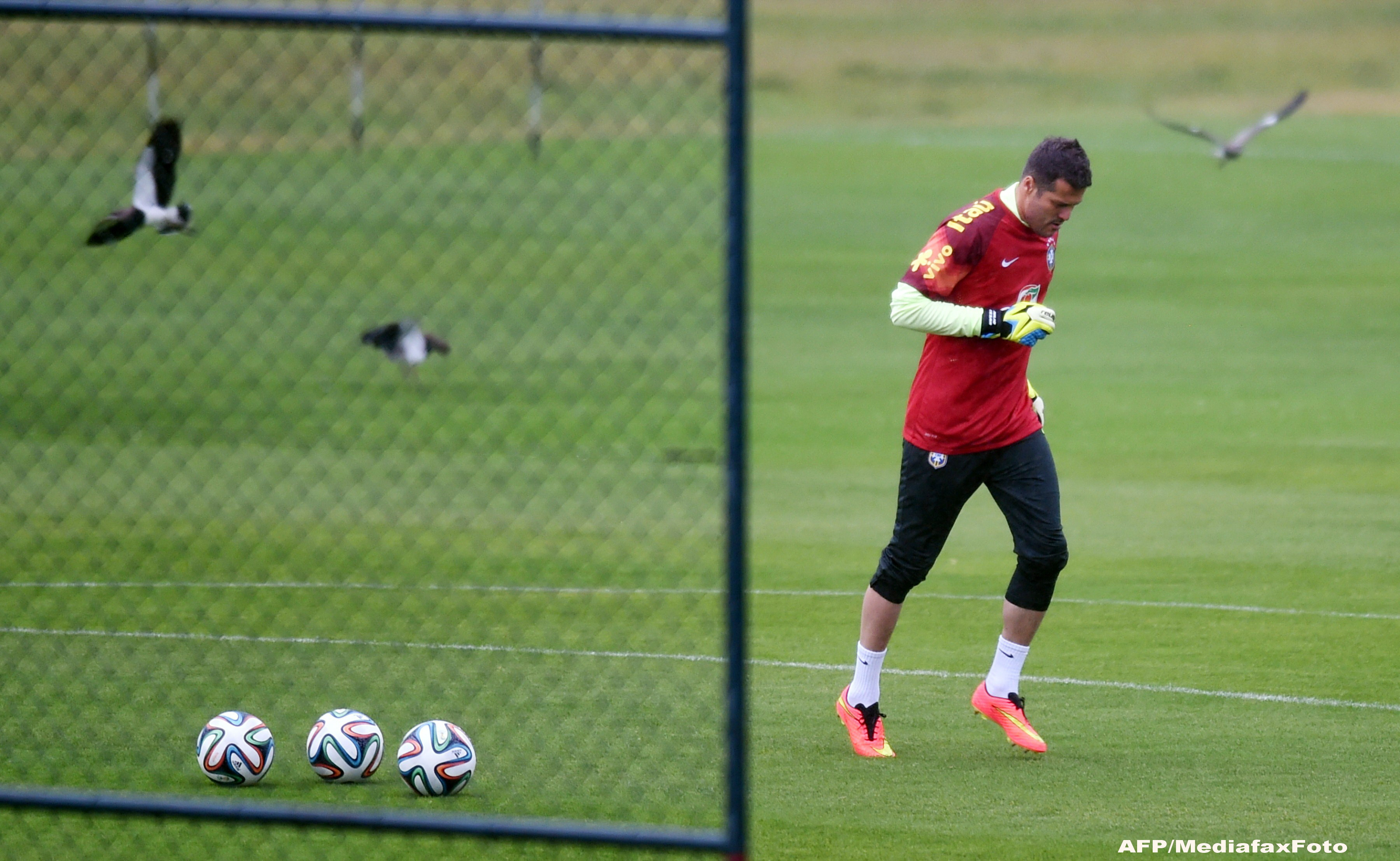 Portarul Julio Cesar, dupa eliminarea Spaniei de la Campionatul Mondial de Fotal 2014: "Casillas merita respectul nostru"