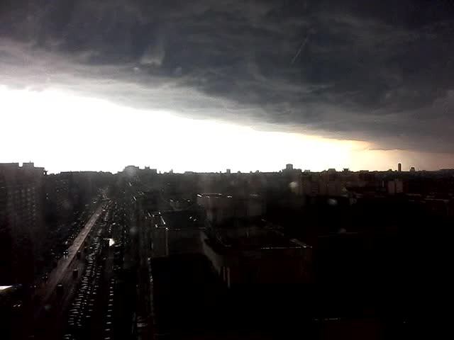 Cod galben de ploi si vijelii, in Bucuresti si 20 de judete, pana vineri dimineata. Care sunt zonele afectate