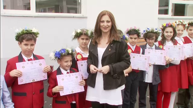 "La revedere, scoala". Cu mic, cu mare, milioane de elevi romani au intrat intr-una dintre cele mai lungi vacante din Europa