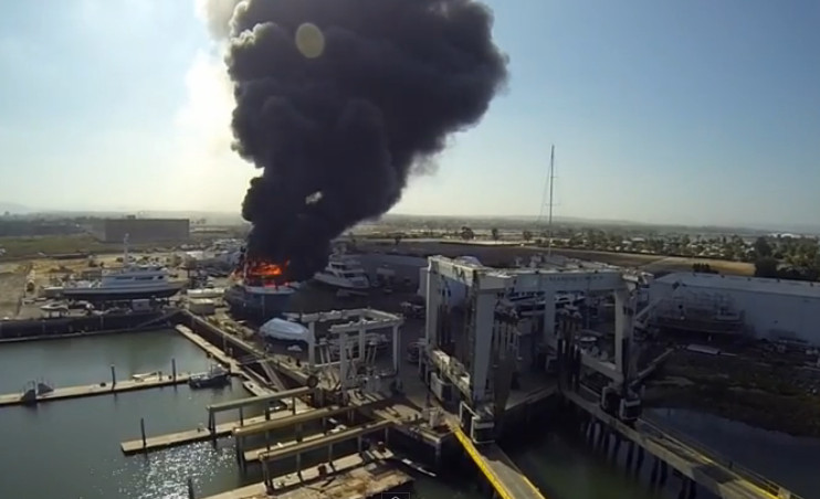 24 de milioane de dolari, facute scrum. Un iaht a luat foc in California, iar imaginile au fost surprinse de o drona