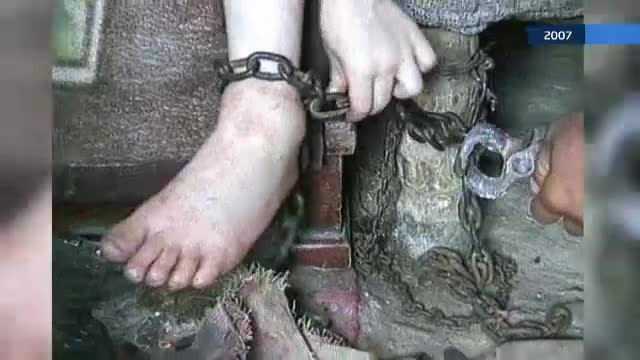 Cei patru frati din Iasi pe care parintii ii tineau in lanturi viseaza la o viata normala. Cum s-au schimbat in ultimii 7 ani