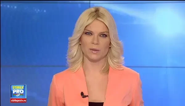 Cine sunt cele doua celebritati cu care sta in celula