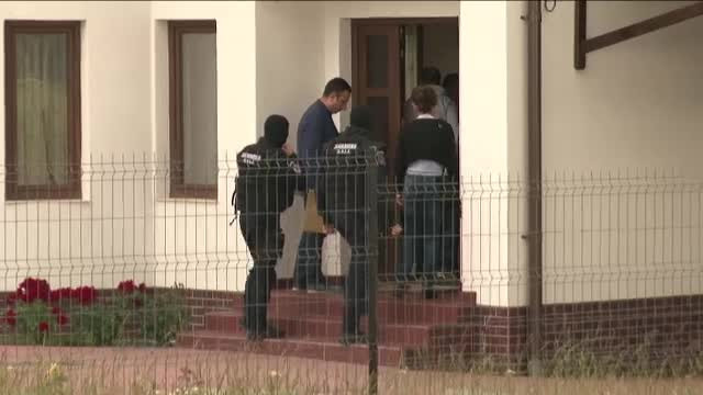Un procuror si un judecator din Suceava, retinuti de DNA. Magistratii sunt suspectati ca au luat mita oua, miere si ciocolata