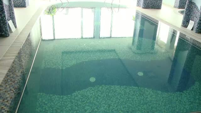 Un copil de 5 ani s-a intoxicat cu clor, dupa ce a facut baie in piscina unui hotel din Brasov