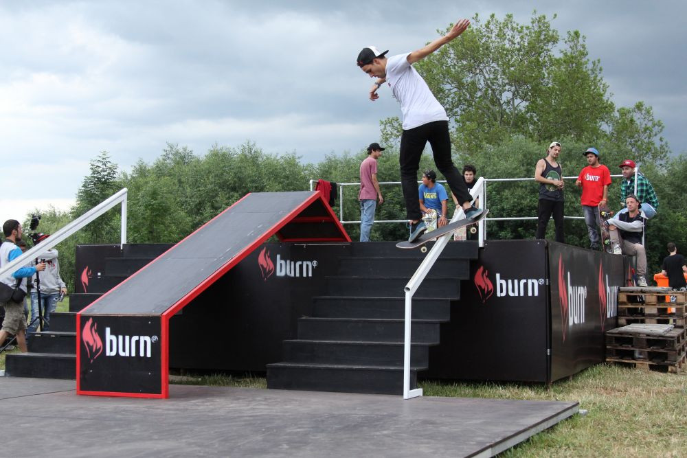 Cei mai tari skateri au facut spectacol la Cluj. Premiere mondiale pe placa de skate, dar si pe 2 roti