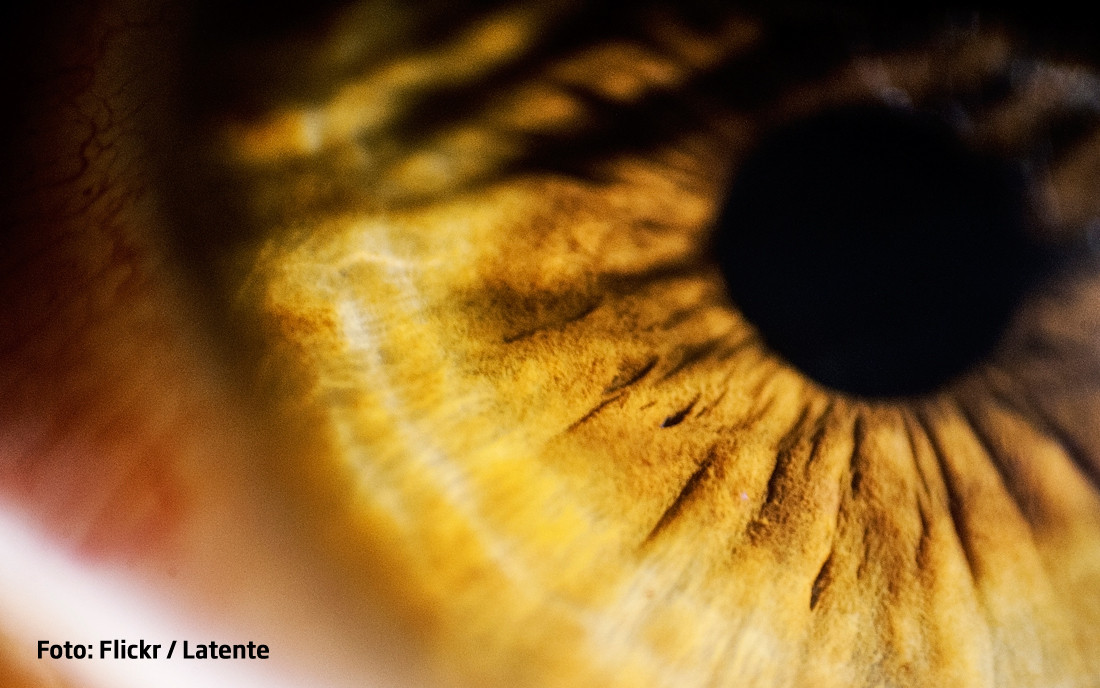 Gestul emotionat al unor parinti din Malaysia. Fiecare isi va dona un ochi pentru ca baietelul lor sa poata vedea