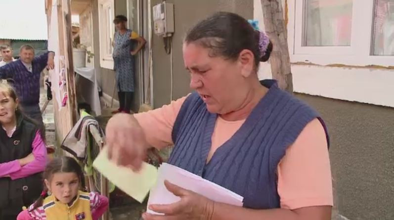 Lunga lista a "saracilor bogati". 40.000 de romani asistati social trebuie sa inapoieze banii statului