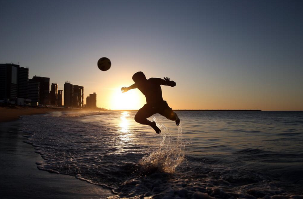 Povestea romanului care a ratat pariul vietii. Trebuia sa fie milionar si sa aiba lumea la picioare, azi spune ca e un RATAT