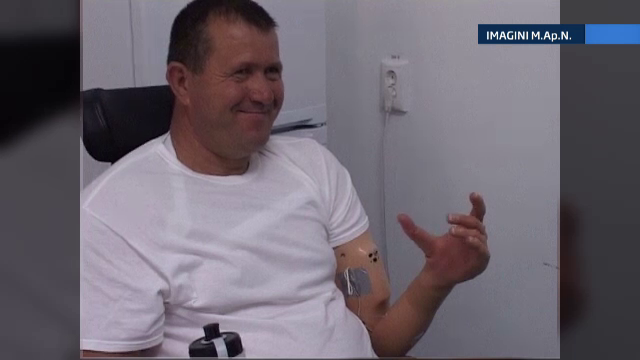 PREMIERA in Romania. Militarul roman care si-a pierdut bratul si ambele picioare in Afganistan a primit o mana bionica