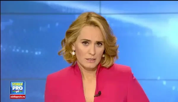 ANIMATIE GRAFICA. Femeie lovita mortal de un taxi in timp ce incerca sa-si salvezi cainii din fata masinilor