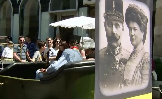 100 de ani de la cele 2 focuri de arma care au dus la 17 mil. de morti. Asasinul lui Franz Ferdinand are statuie la Sarajevo