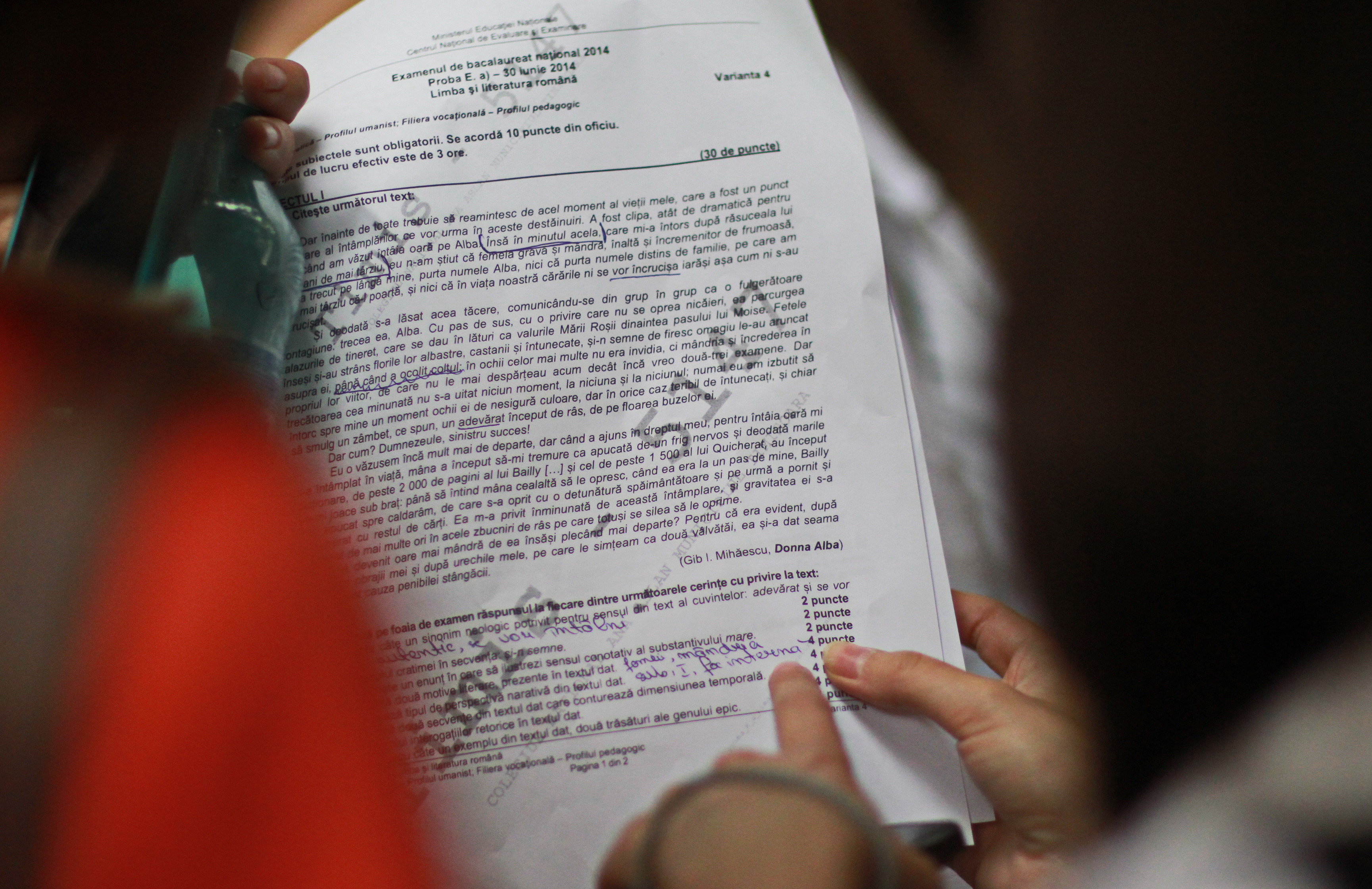 SUBIECTE BACALAUREAT 2014: ISTORIE. Elevii de clasa a XII-a au sustinut miercuri proba obligatorie a profilului