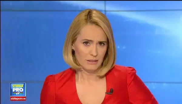 Nimeni nu intelege cum a ajuns un copil de 9 ani pe sine in drumul spre casa. Baiatul a fost lovit de o locomotiva