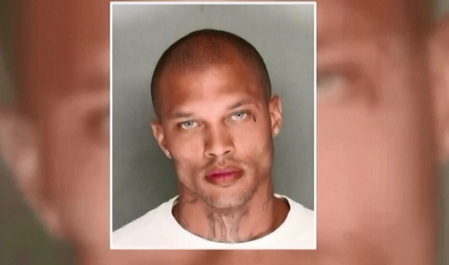 Detinutul care le-a innebunit pe femei cu alura lui de superstar a dat lovitura cu poza din cazier. Ce oferta a primit