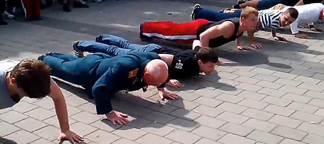 Un veteran de razboi din Ucraina a impresionat la un concurs de flotari. Cum si-a umilit adversarii