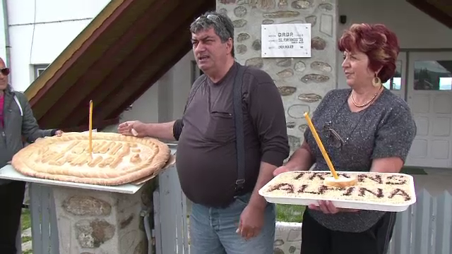 Protest inedit, cu coliva, "in memoria" Transalpina. Proprietarii de pensiuni spun ca inchiderea drumului le aduce falimentul