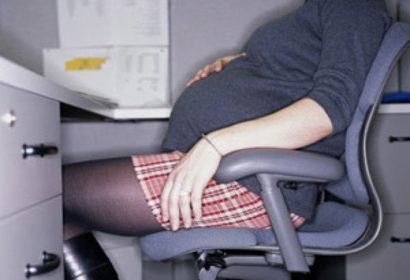 BACALAUREAT 2014: O eleva a intrat in travaliu chiar in timpul examenului. Profesorii au sunat imediat la 112