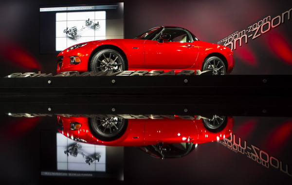 Cea mai vanduta masina sport cu doua locuri din toate timpurile, intr-o noua varianta. Mazda dezvaluie noua MX-5