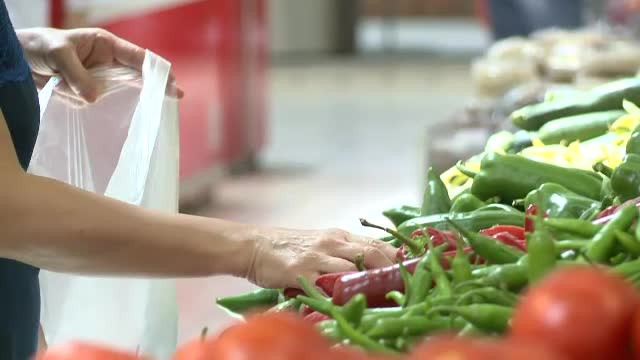 Cat au ajuns sa coste legumele si fructele "Made in Romania" dupa ce intermediarii au fost sariti, in sfarsit, din schema