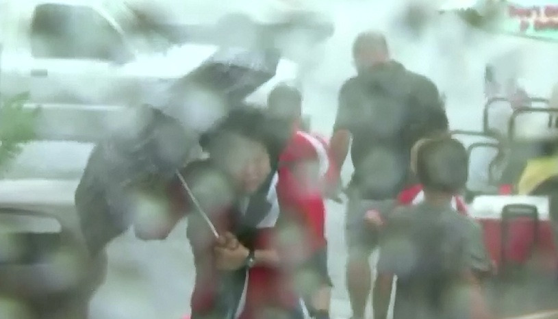 Uraganul Arthur spulbera planurile americanilor de Ziua Independentei. A fost emis un ordin de evacuare pentru mai multe zone