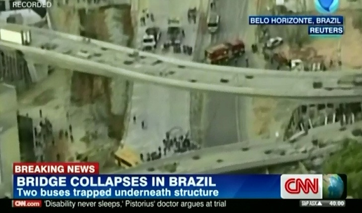 Un pod rutier s-a prabusit peste o sosea aglomerata din Belo Horizonte, oras gazda al Campionatului Mondial de Fotbal