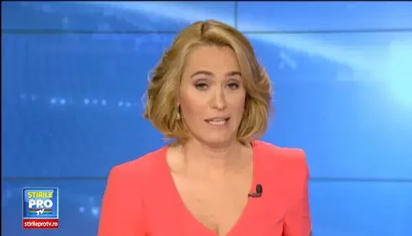 Regina Angliei a botezat, vineri, cu propriul nume un port-avion de noua generatie, care va fi bijuteria Marinei Britanice