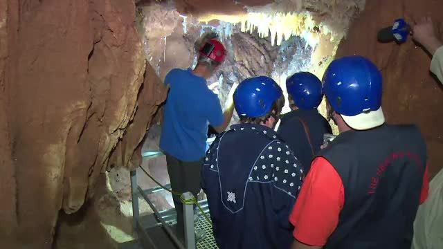 Pestera din mina Farcu, judetul Bihor, minunea cu cristale din mijlocul muntilor. Cum arata interiorul ei