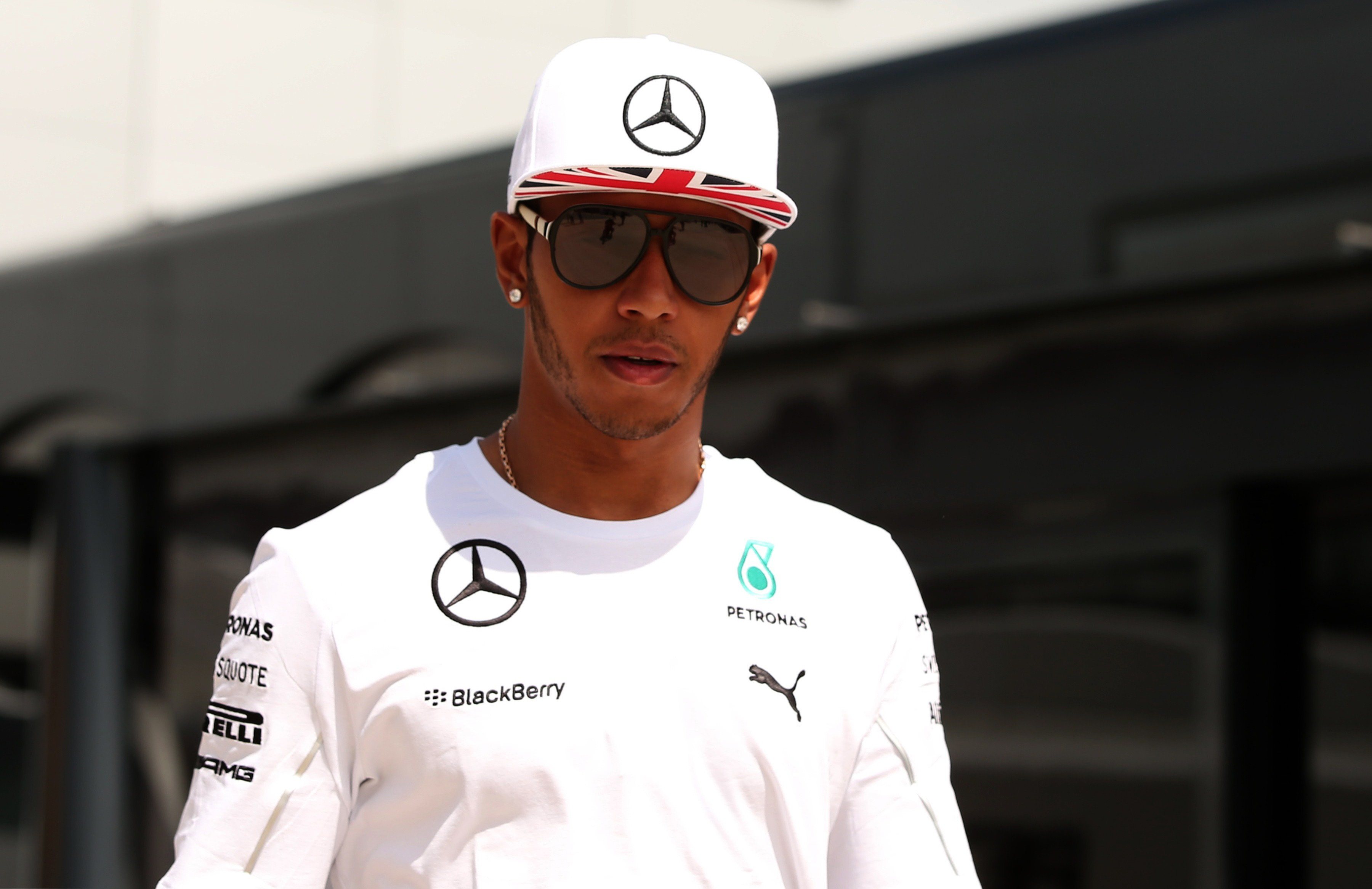 Formula 1: Lewis Hamilton a castigat Marele Premiu al Marii Britanii. Raikkonen si Massa, implicati intr-un accident