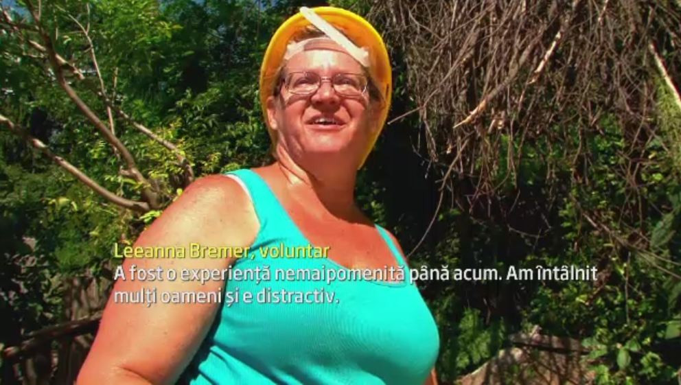 Povestea americanilor veniti in Romania pe cheltuiala lor, pentru a le construi o casa unor batrani sarmani din Bacau