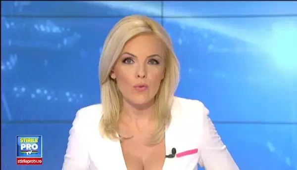 SKIRT BIKE: Cu fuste scurte, mii de doamne si domnisoare au defilat prin Bucuresti, pe biciclete. Reactia barbatilor