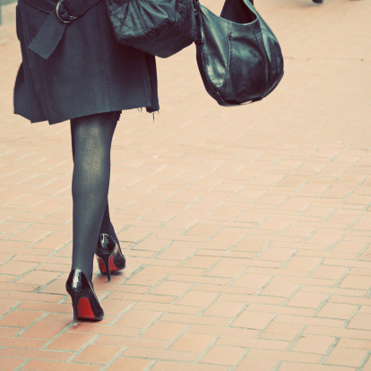 Studenta, prinsa pe un aeroport din Londra cu 20.000 de euro in lenjeria intima. Ce intentiona sa faca cu banii