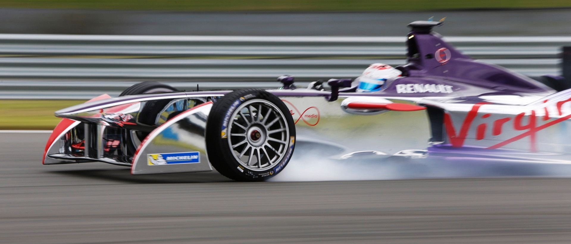 Formula E, competitia inspirata din jocurile pe Xbox care vrea sa faca uitata Formula 1. "Acesta e viitorul"