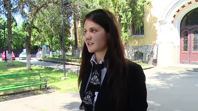 Elevii care viseaza la o Universitate din Europa risca sa-si piarda locul. De ce nu sunt eliberate la timp diplomele de BAC