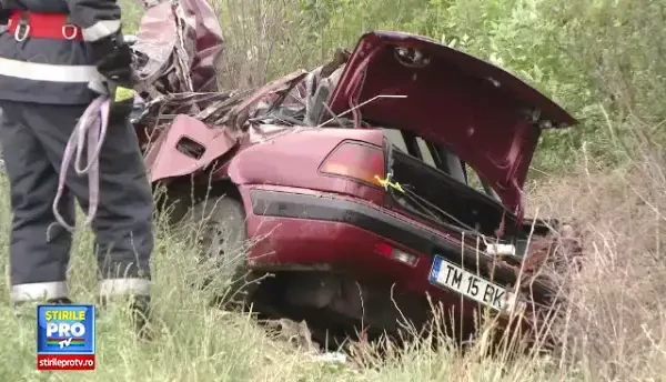 Manevra prin care un sofer din Timisoara a murit pe loc. A intrat cu masina intr-un autobuz cu 35 de pasageri