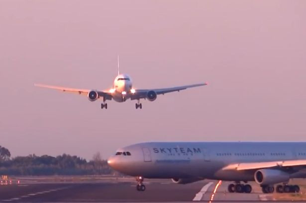2 avioane au fost aproape de coliziune la decolarea de pe aeroportul din Barcelona: Evitarea unei catastrofe, surprinsa pe camera! VIDEO