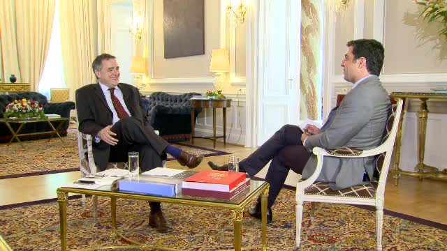 Noul ambasador francez la Bucuresti, depre autostrazi, romi, alegerile prezidentiale si potentialul turistic al Romaniei