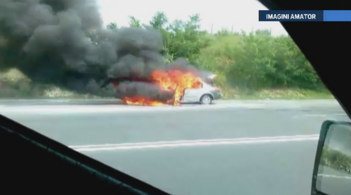 O familie din Cluj a trecut prin momente de groaza. Masina in care se aflau a luat foc in mers