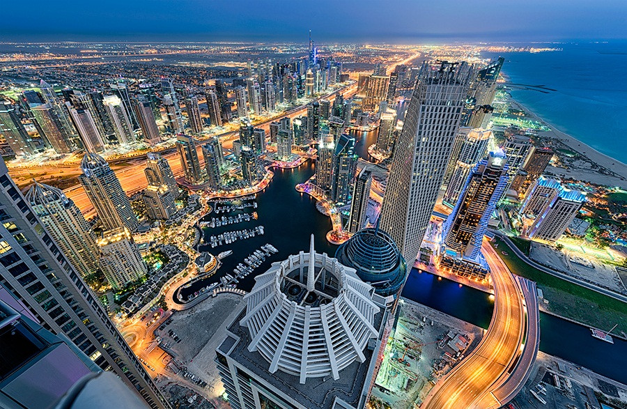 Povestea incredibila a statului ridicat din nisip si aur, in doar cativa ani. 85% din locuitori sunt straini veniti la munca