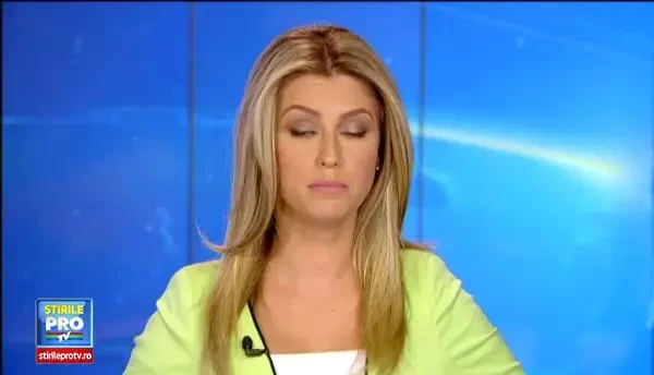 "Te-a trimis Basescu?". Reactia lui Dan Voiculescu dupa ce un barbat i-a aruncat bani la picioare in fata Tribunalului