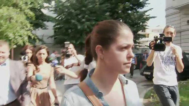 Tanara care si-a pierdut mana intr-un accident cere CNADNR daune de inca 2 milioane de lei. Suma ar acoperi costul protezelor