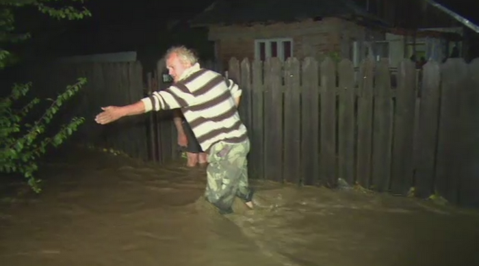 COD GALBEN de inundatii in nord-vest. Cantitatile de apa vor depasi, izolat, 50 de litri pe metru patrat