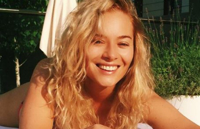 Laura Cosoi, ravasitoare in prima editie "Traieste-ti vara!" la ProTV. Cum a reusit sa atraga toate privirile pe plaja