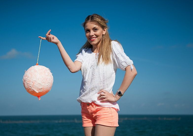 Andreea Ibacka a trecut cu brio proba costumului de baie: "Nu ma dau in vant dupa bombele calorice" INTERVIU