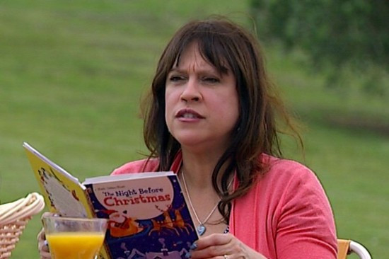 Cea mai rapida vorbitoare din lume poate sa rosteasca 11 cuvinte pe secunda. Cum se aude cand citeste o poveste. VIDEO